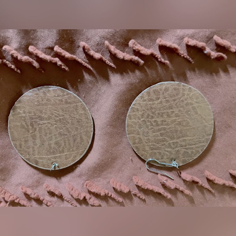 Leather earrings
